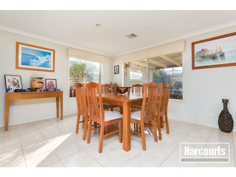 24 Vert Avenue, Narre Warren South VIC 3805