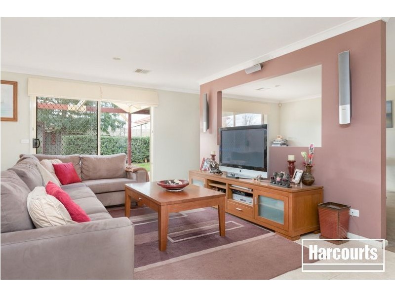 24 Vert Avenue, Narre Warren South VIC 3805