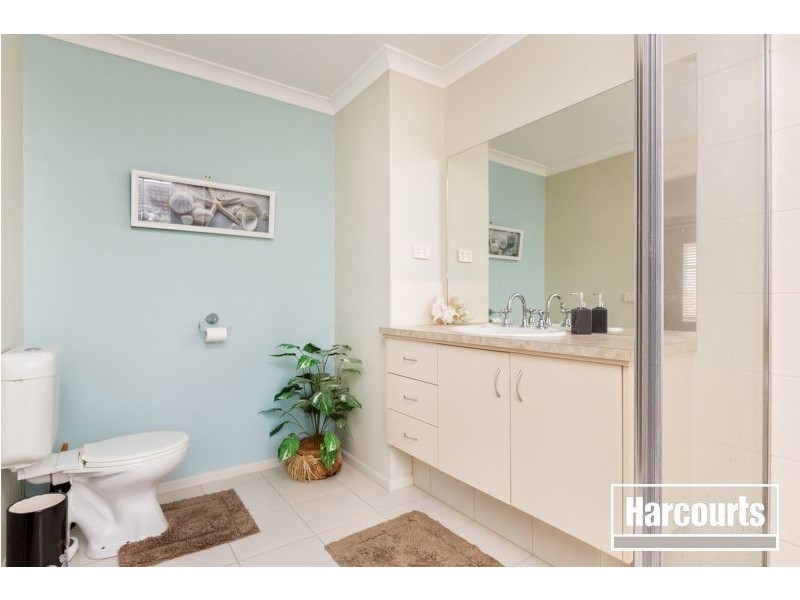 24 Vert Avenue, Narre Warren South VIC 3805