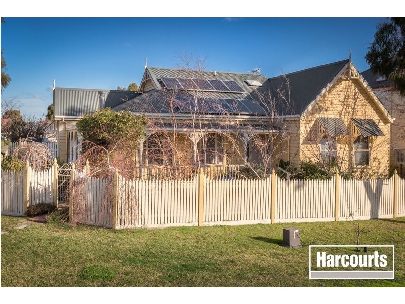 11 Lilac Crescent, Berwick VIC 3806