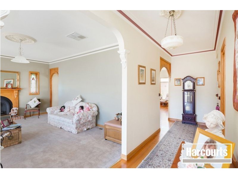 11 Lilac Crescent, Berwick VIC 3806