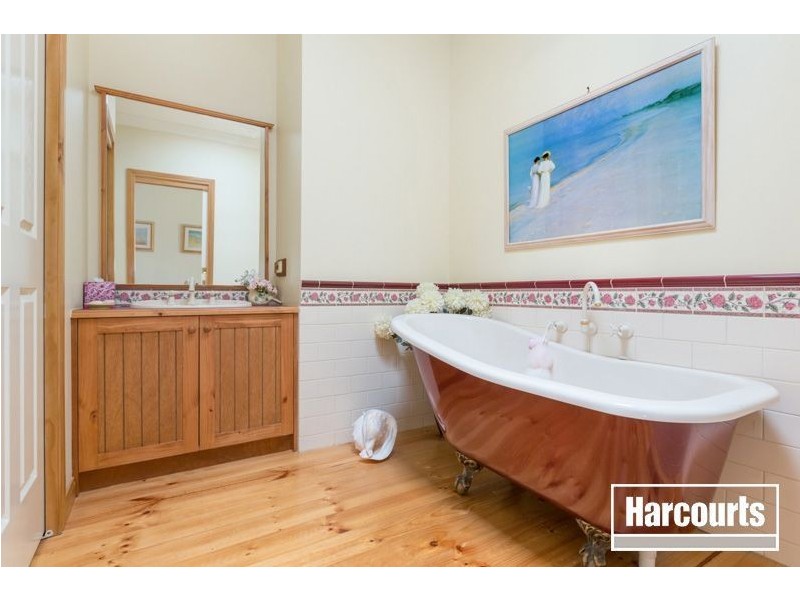 11 Lilac Crescent, Berwick VIC 3806