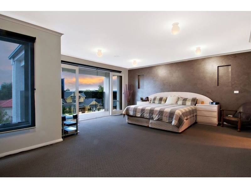 3 Lincoln Avenue, Berwick VIC 3806