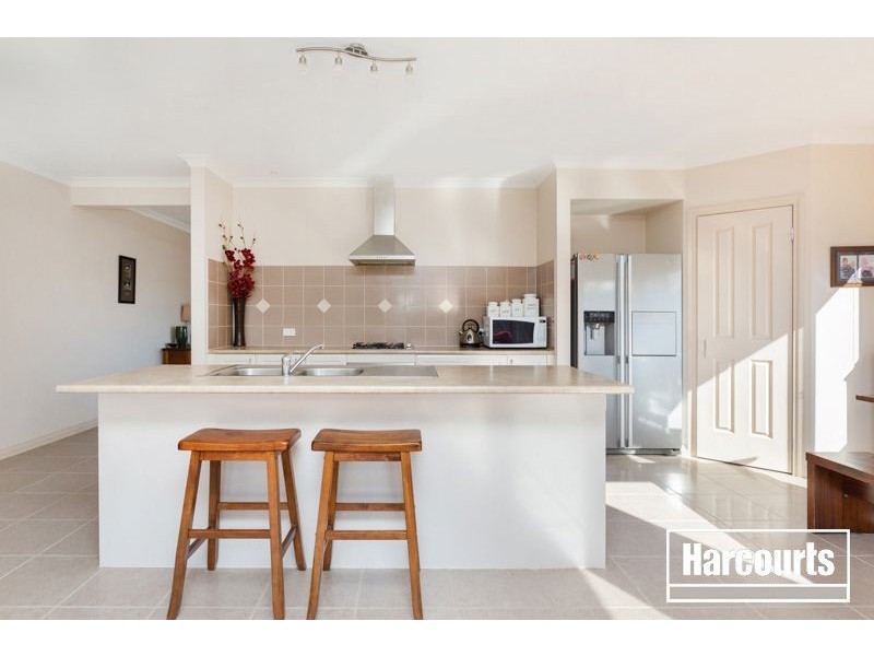 11 Sunhill Way, Berwick VIC 3806