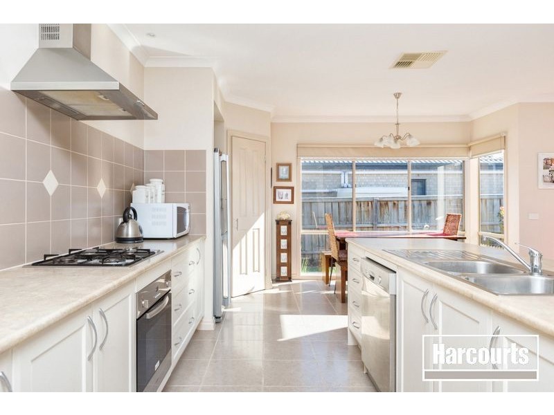 11 Sunhill Way, Berwick VIC 3806