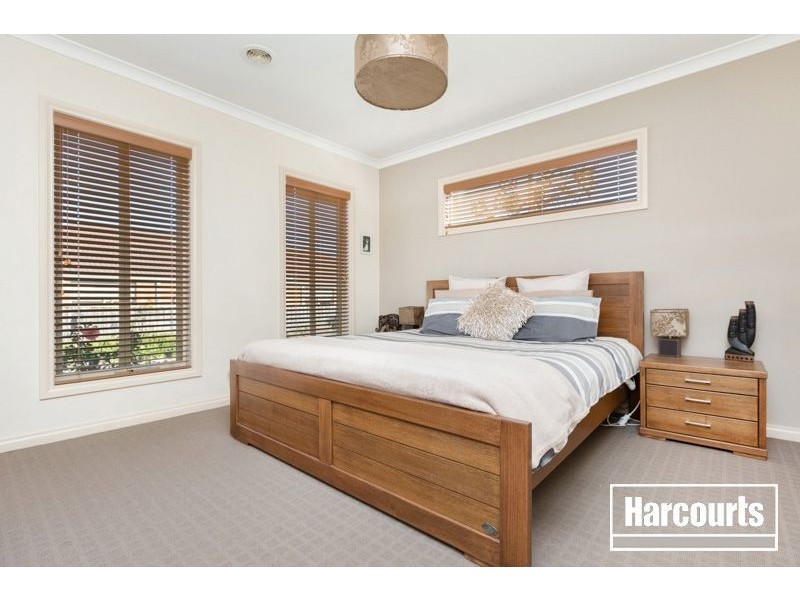 11 Sunhill Way, Berwick VIC 3806