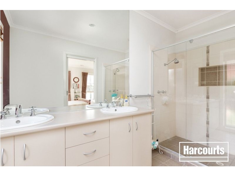 18 Kimberley Downs Court, Narre Warren South VIC 3805