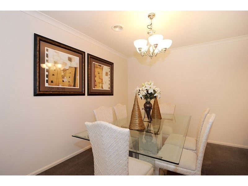 37 Jamieson Way, Berwick VIC 3806