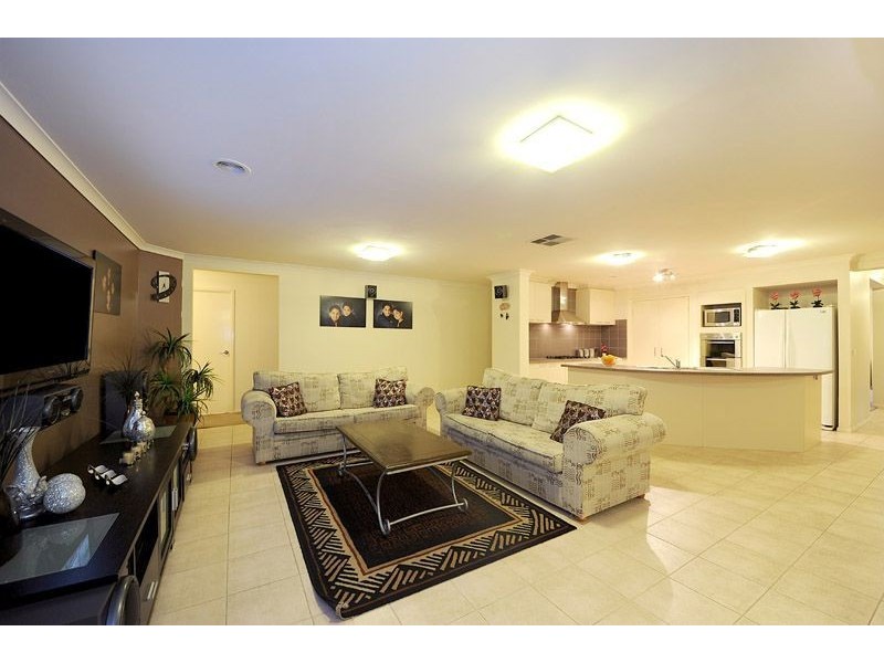 37 Jamieson Way, Berwick VIC 3806