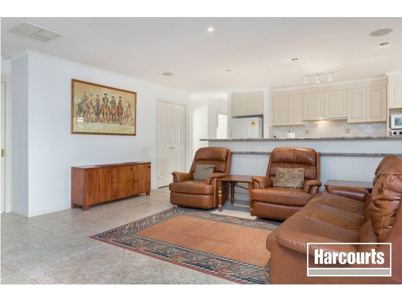9 Broadland Way, Narre Warren South VIC 3805