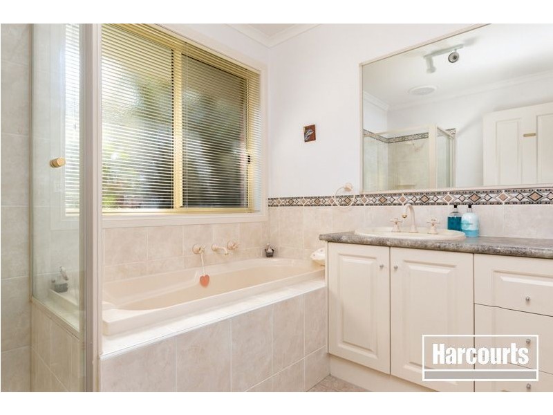 9 Broadland Way, Narre Warren South VIC 3805