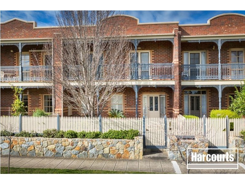 94 Patterson Drive, Lynbrook VIC 3975