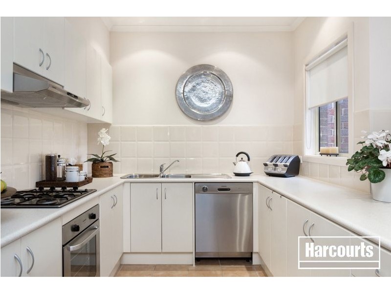 94 Patterson Drive, Lynbrook VIC 3975
