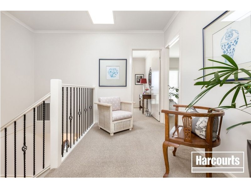 94 Patterson Drive, Lynbrook VIC 3975