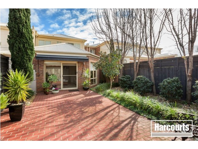 94 Patterson Drive, Lynbrook VIC 3975