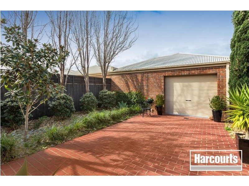 94 Patterson Drive, Lynbrook VIC 3975