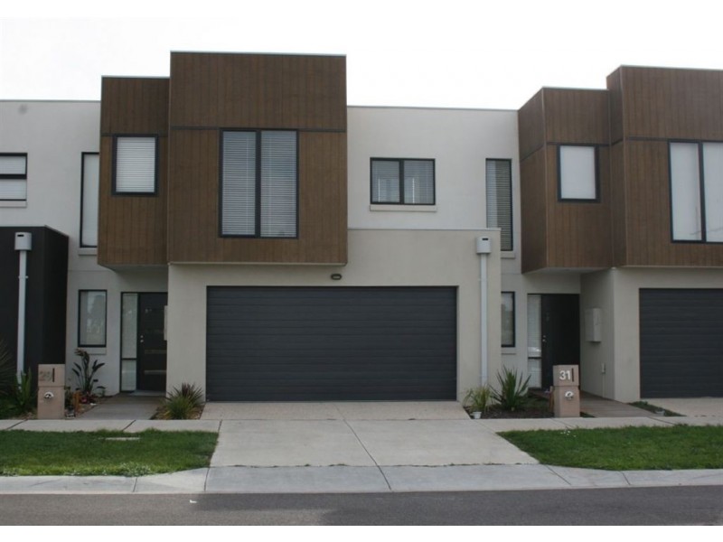 29 Rush Lilly Drive, Officer VIC 3809