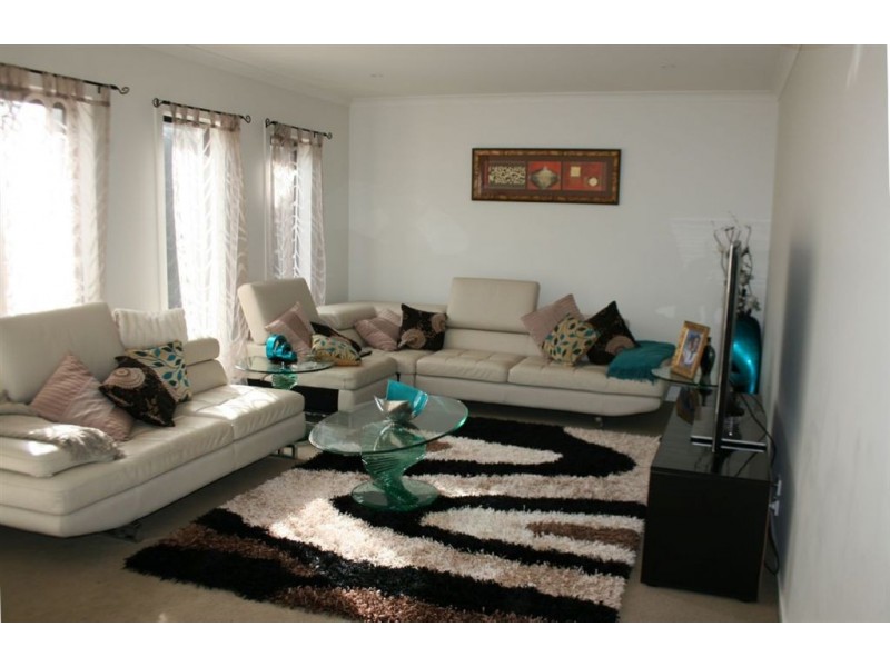 29 Rush Lilly Drive, Officer VIC 3809