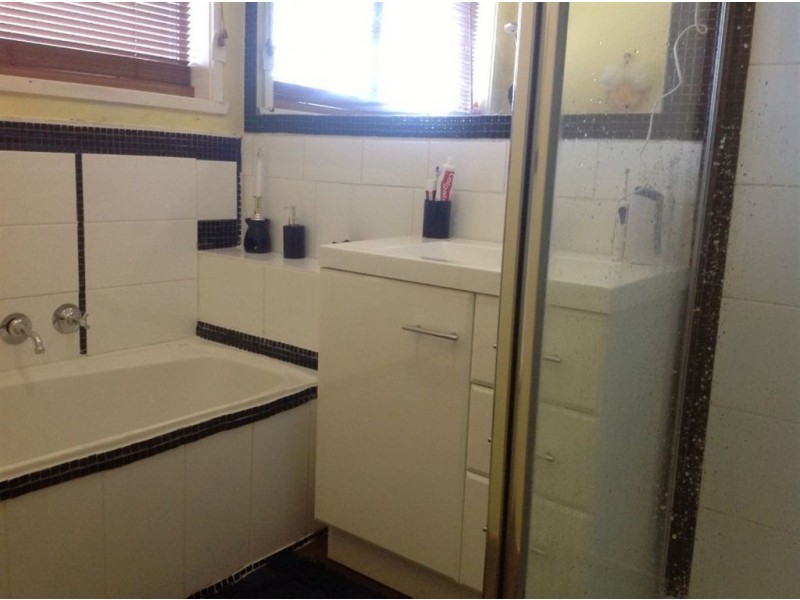 14 Saxonwood Drive, Narre Warren VIC 3805