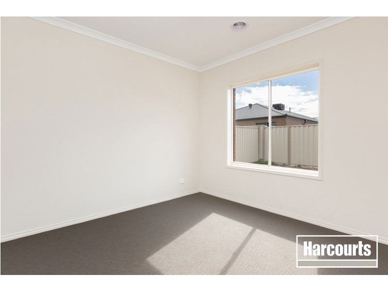 4 Corinna Way, Pakenham VIC 3810