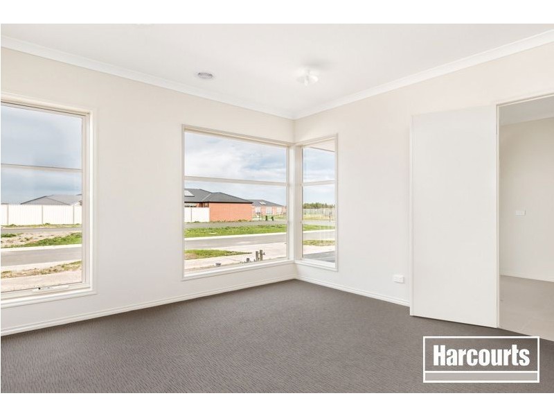 4 Corinna Way, Pakenham VIC 3810