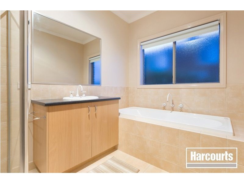 27 Portchester Boulevard, Beaconsfield VIC 3807