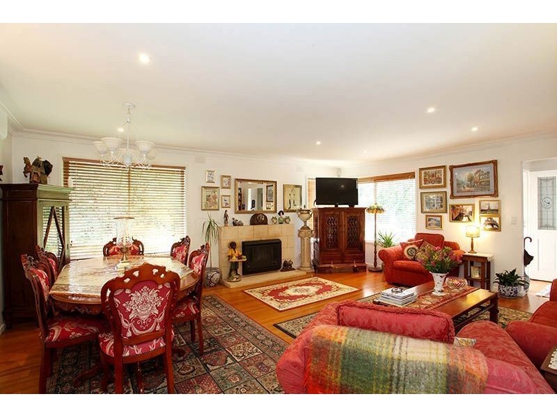 24 Lyall Road, Berwick VIC 3806