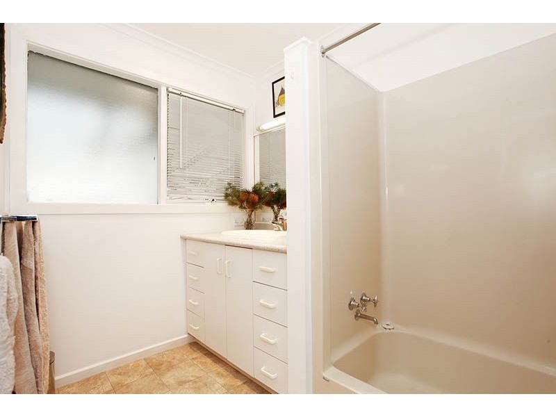 24 Lyall Road, Berwick VIC 3806