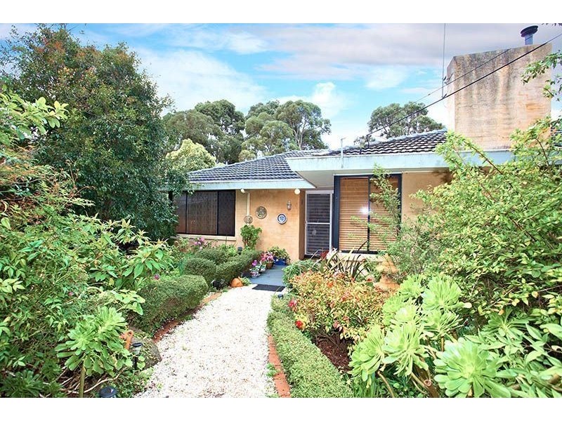 24 Lyall Road, Berwick VIC 3806