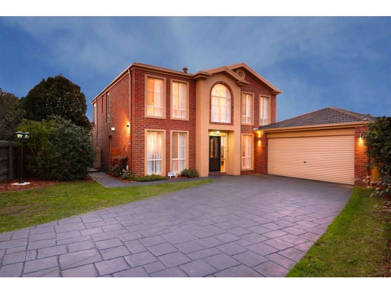 7 Saintly Grove, Berwick VIC 3806