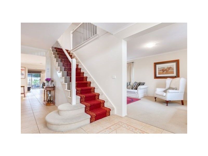 7 Saintly Grove, Berwick VIC 3806