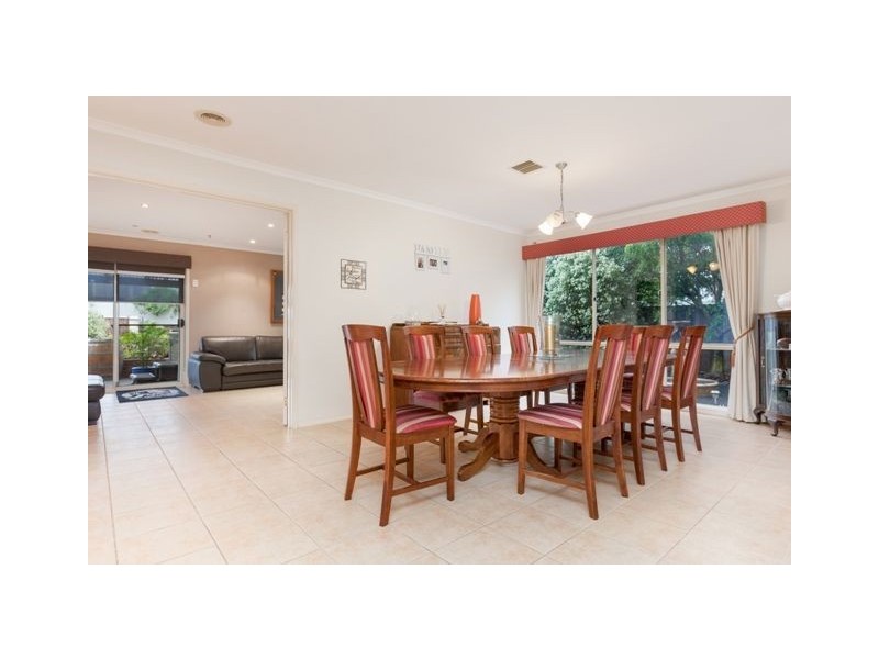 7 Saintly Grove, Berwick VIC 3806