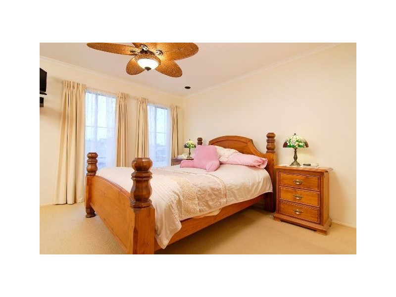 7 Saintly Grove, Berwick VIC 3806