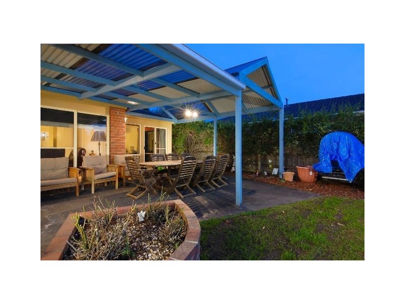 7 Saintly Grove, Berwick VIC 3806