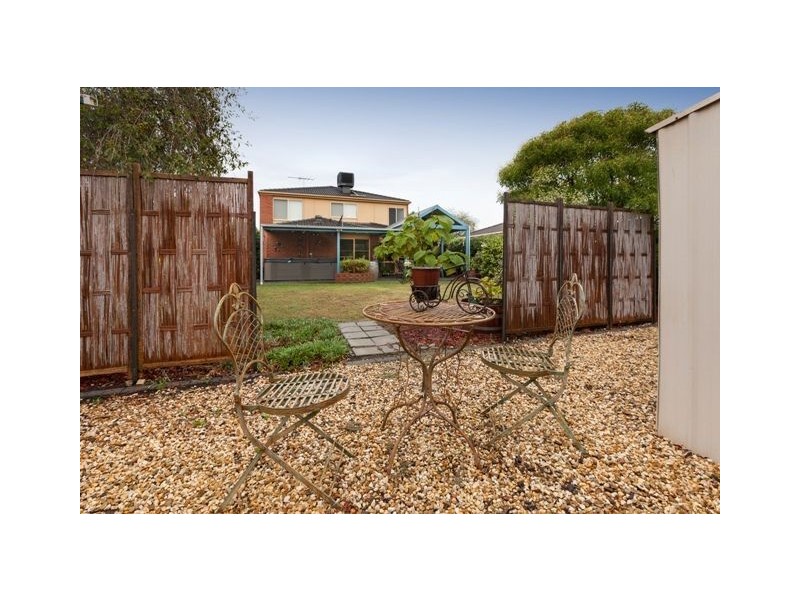7 Saintly Grove, Berwick VIC 3806