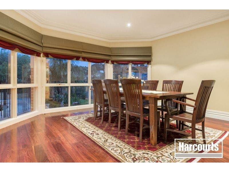 8 Lake Park Court, Lysterfield South VIC 3156