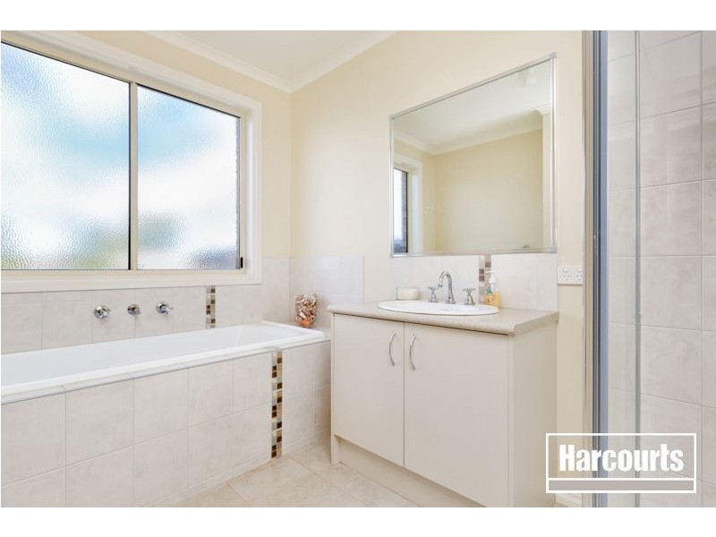 4 Tipperary Circuit, Pakenham VIC 3810