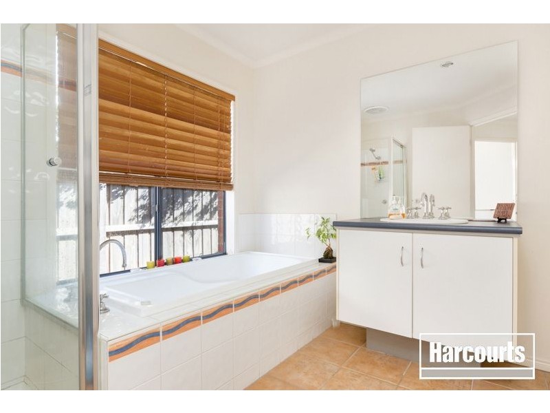 28 Pendulum Place, Berwick VIC 3806