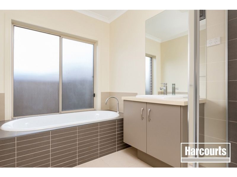 3 Honey Court, Berwick VIC 3806