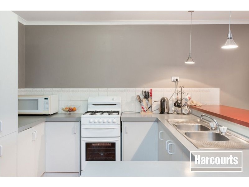 6 Mahogany Avenue, Berwick VIC 3806