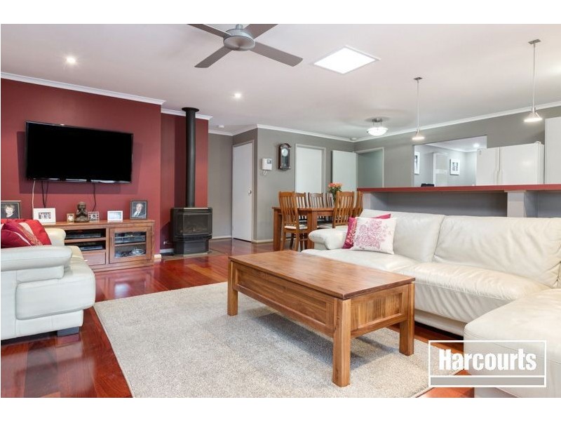 6 Mahogany Avenue, Berwick VIC 3806