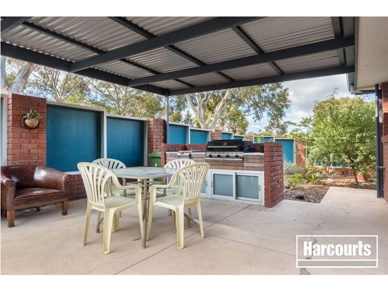 6 Mahogany Avenue, Berwick VIC 3806