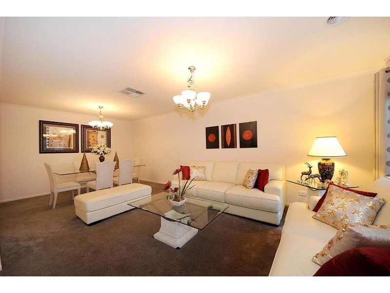 37 Jamieson Way, Berwick VIC 3806