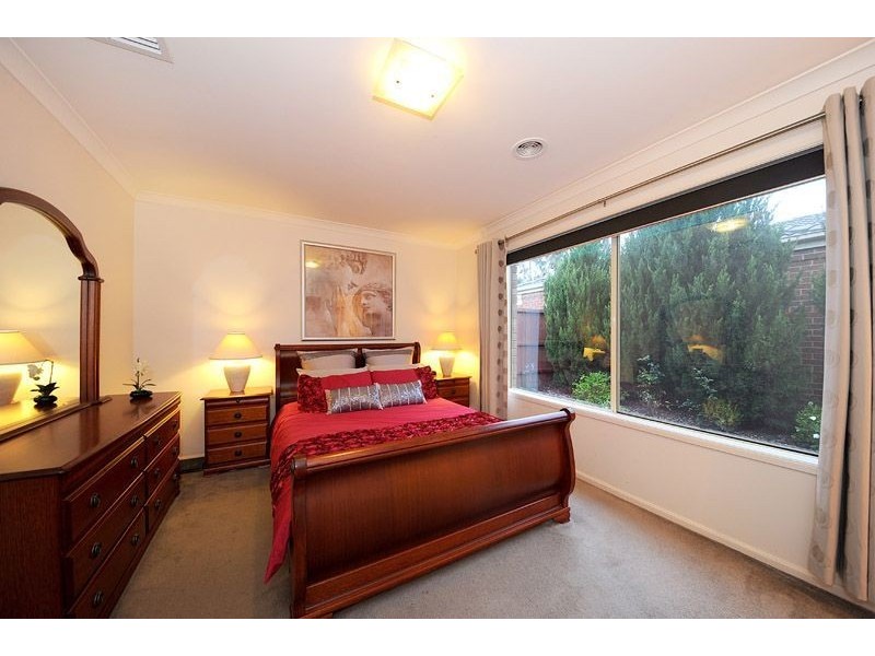 37 Jamieson Way, Berwick VIC 3806