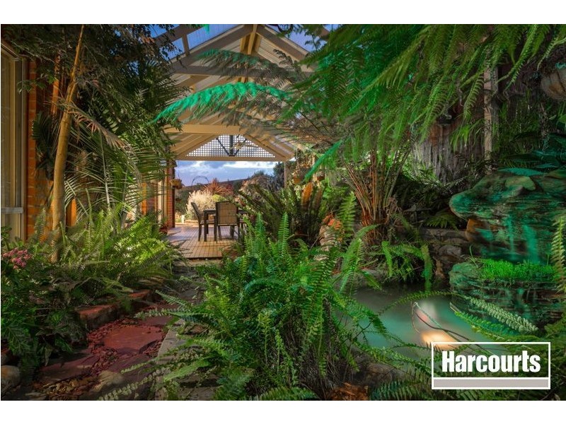 9 Eddie Barron Terrace, Pakenham VIC 3810