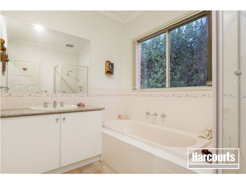 9 Eddie Barron Terrace, Pakenham VIC 3810