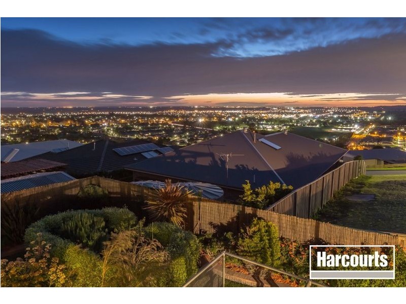 9 Eddie Barron Terrace, Pakenham VIC 3810