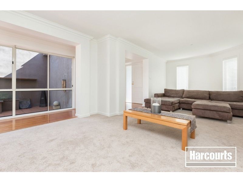 19 Jamieson Way, Berwick VIC 3806