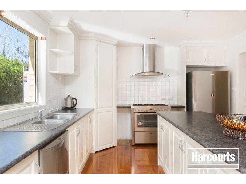 19 Jamieson Way, Berwick VIC 3806