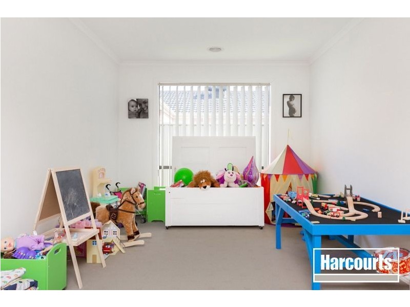 19 Pomegranate Way, Pakenham VIC 3810